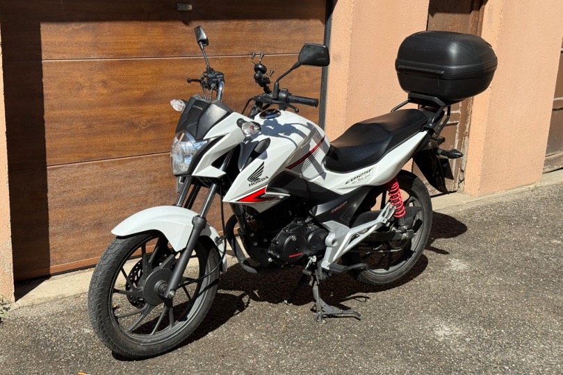 Honda CB125F - Avant